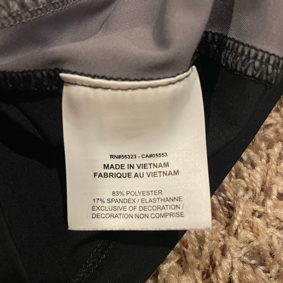 Nike Dri-Fit Sports Bra Crop Top Colorblock. Size Women's Small. - Picture 7 of 7